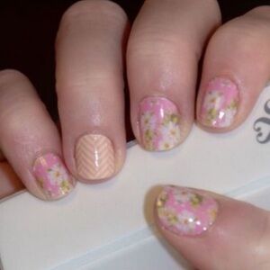 Jamberry April Host Exclusive Full Sheet Nail Wrap